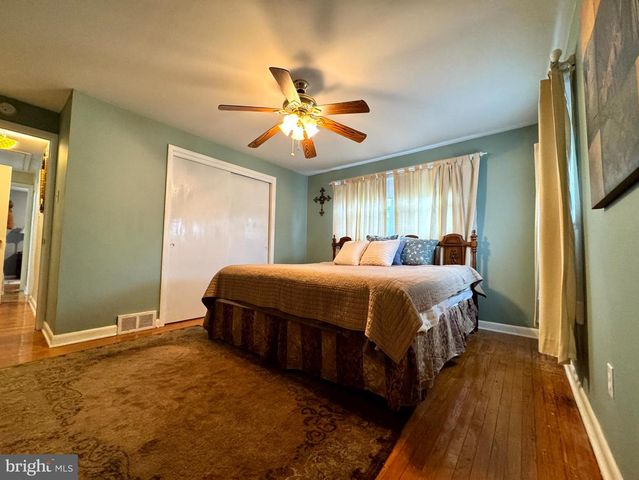 654 CYPRESS RD, Warminster, PA 18974