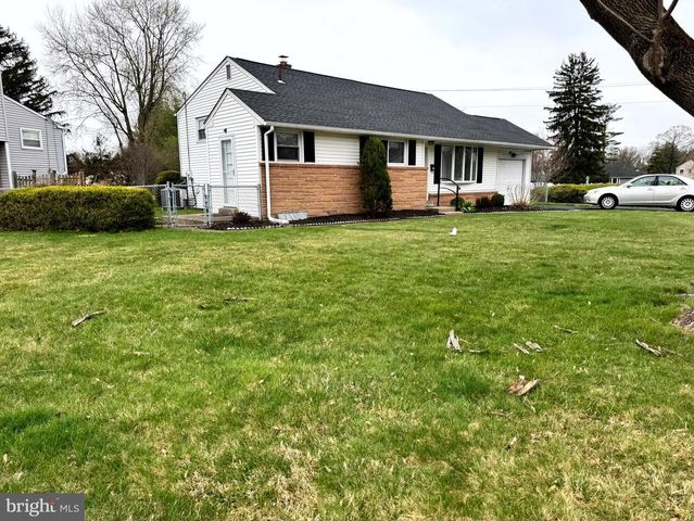 654 CYPRESS RD, Warminster, PA 18974