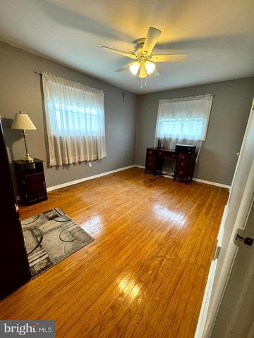 654 CYPRESS RD, Warminster, PA 18974