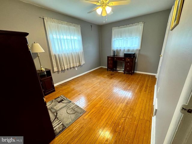 654 CYPRESS RD, Warminster, PA 18974