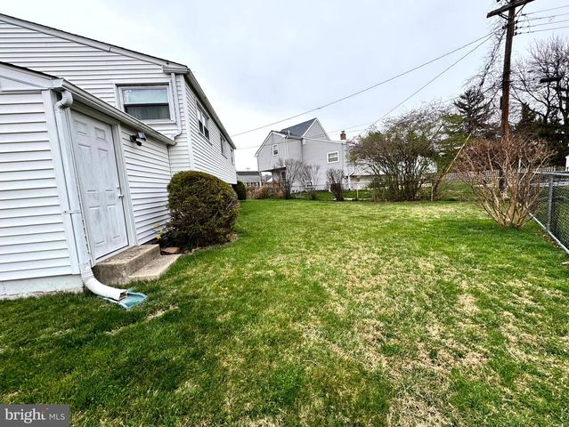 654 CYPRESS RD, Warminster, PA 18974