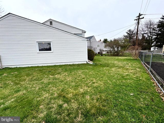 654 CYPRESS RD, Warminster, PA 18974