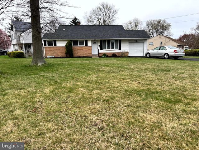 654 CYPRESS RD, Warminster, PA 18974