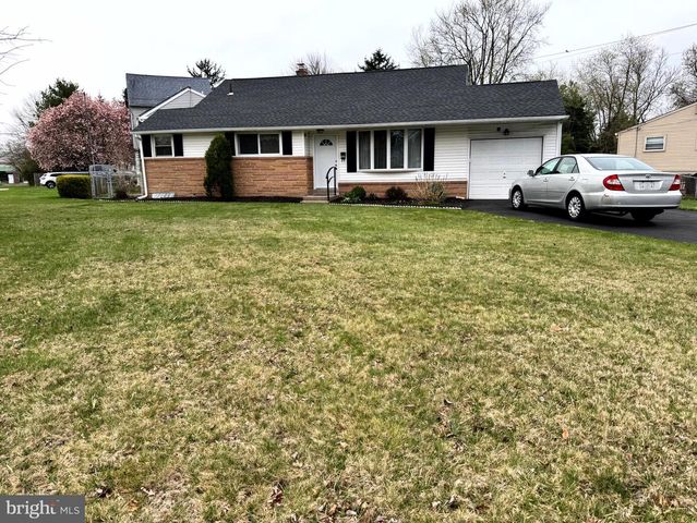 654 CYPRESS RD, Warminster, PA 18974