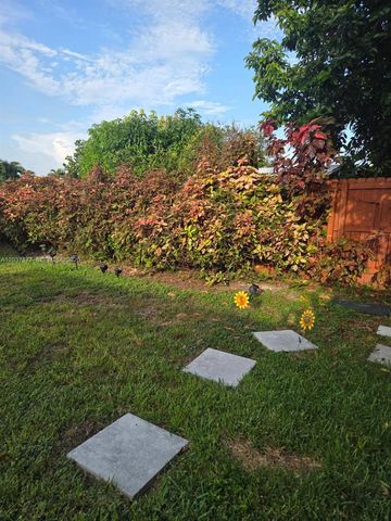19500 SW 87th Avenue, Cutler Bay, FL 33157