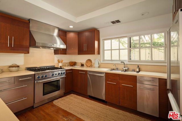 2030 N Hobart Boulevard, Los Angeles, CA 90027