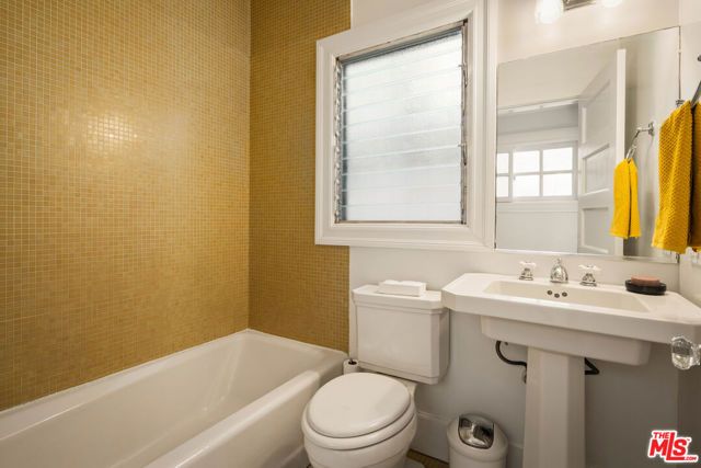 2030 N Hobart Boulevard, Los Angeles, CA 90027