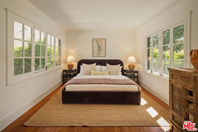 2030 N Hobart Boulevard, Los Angeles, CA 90027