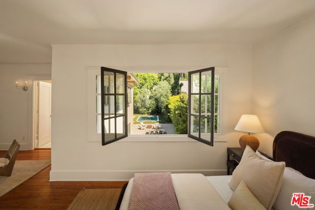 2030 N Hobart Boulevard, Los Angeles, CA 90027