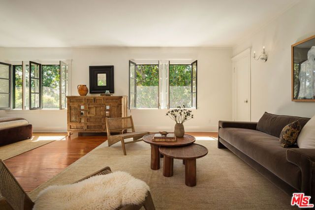 2030 N Hobart Boulevard, Los Angeles, CA 90027