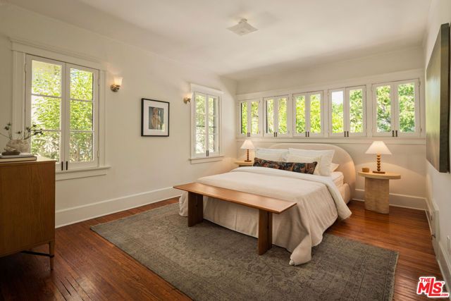 2030 N Hobart Boulevard, Los Angeles, CA 90027