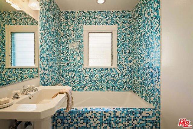 2030 N Hobart Boulevard, Los Angeles, CA 90027
