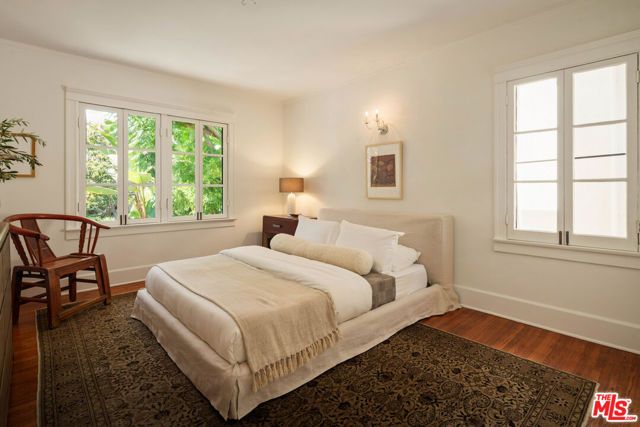 2030 N Hobart Boulevard, Los Angeles, CA 90027