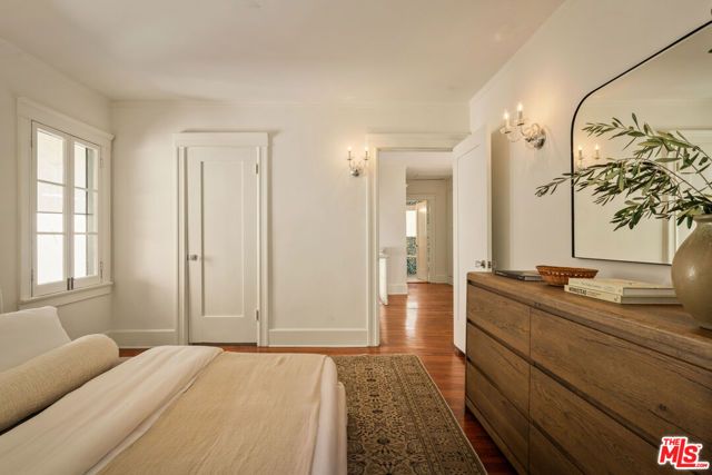 2030 N Hobart Boulevard, Los Angeles, CA 90027