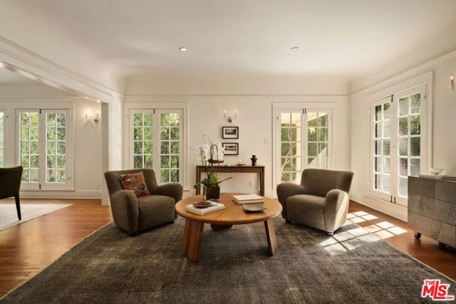 2030 N Hobart Boulevard, Los Angeles, CA 90027