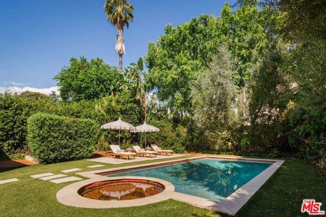 2030 N Hobart Boulevard, Los Angeles, CA 90027