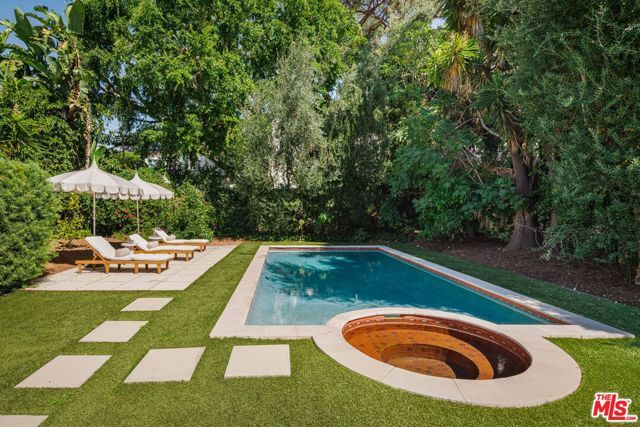 2030 N Hobart Boulevard, Los Angeles, CA 90027
