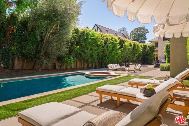 2030 N Hobart Boulevard, Los Angeles, CA 90027
