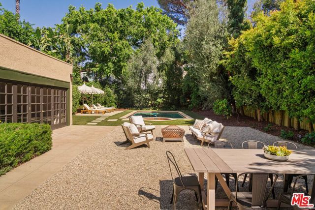 2030 N Hobart Boulevard, Los Angeles, CA 90027