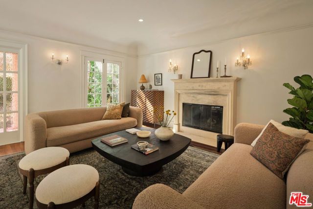 2030 N Hobart Boulevard, Los Angeles, CA 90027