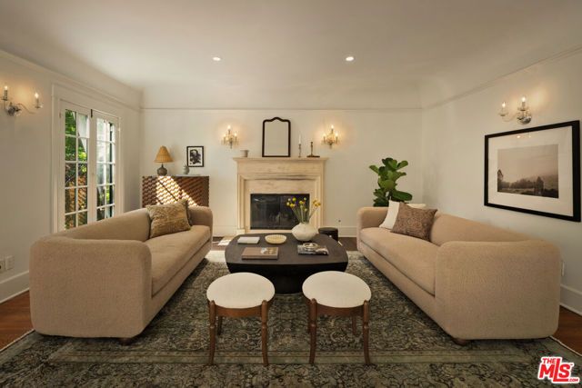 2030 N Hobart Boulevard, Los Angeles, CA 90027
