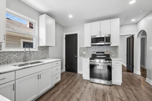 1433 S 14th Avenue, Maywood, IL 60153