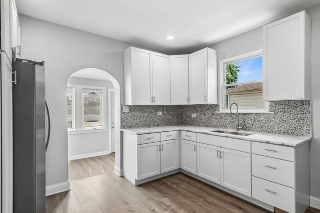 1433 S 14th Avenue, Maywood, IL 60153