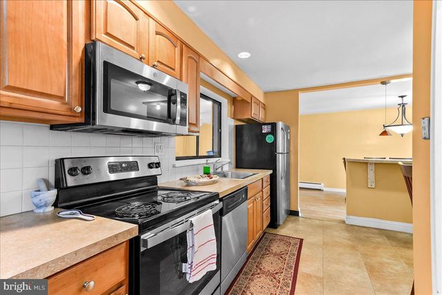 2119 BOXWOOD DR, Broomall, PA 19008