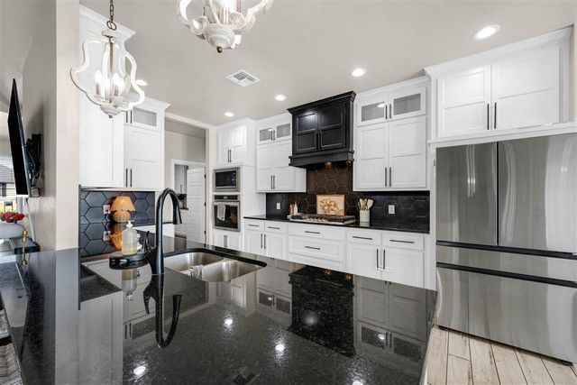 2433 NE Falcon Ln, Lawton, OK 73507