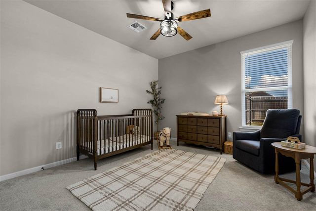 2433 NE Falcon Ln, Lawton, OK 73507