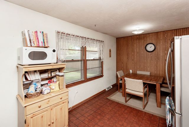 2901 E 38th Court, Des Moines, IA 50317