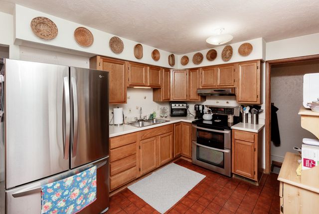 2901 E 38th Court, Des Moines, IA 50317