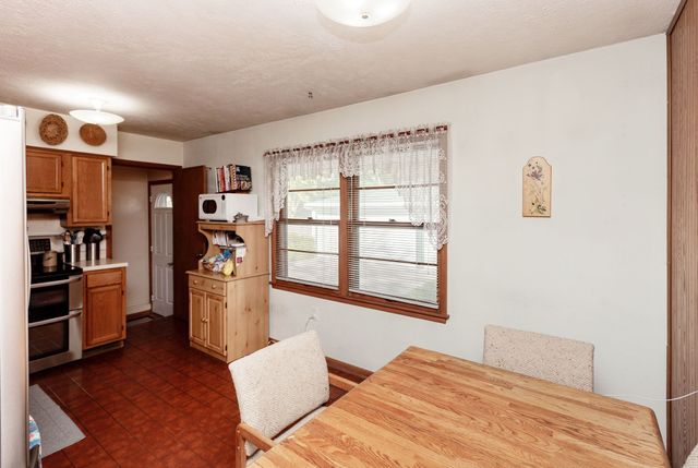 2901 E 38th Court, Des Moines, IA 50317