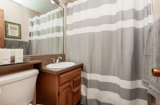 2901 E 38th Court, Des Moines, IA 50317