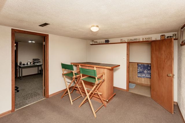 2901 E 38th Court, Des Moines, IA 50317