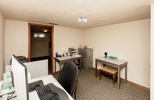 2901 E 38th Court, Des Moines, IA 50317