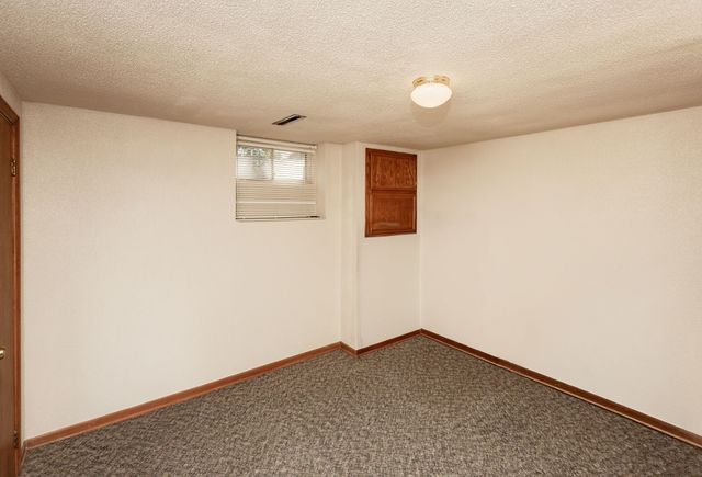 2901 E 38th Court, Des Moines, IA 50317