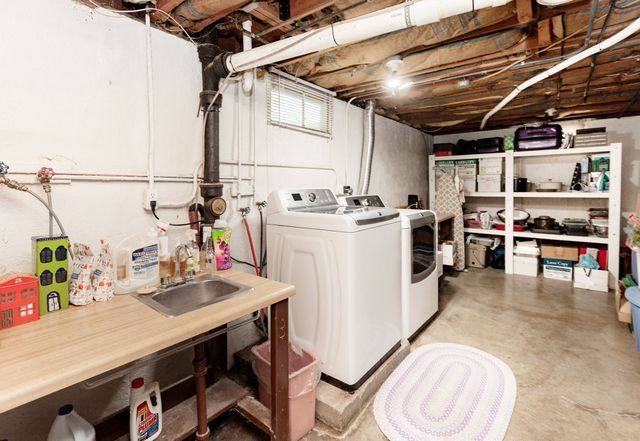 2901 E 38th Court, Des Moines, IA 50317