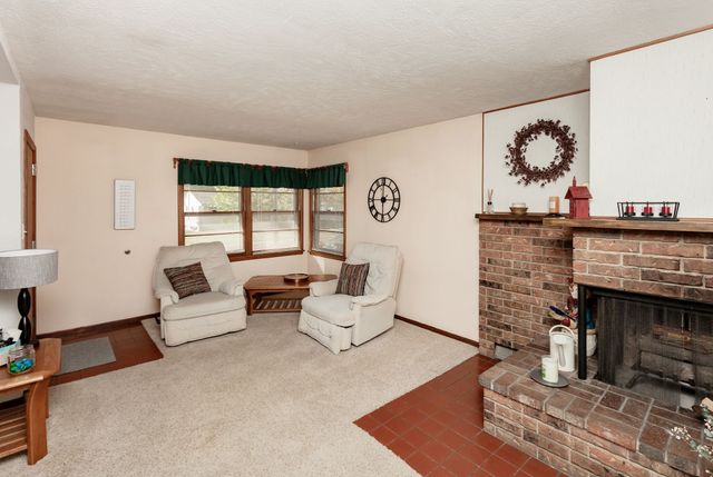 2901 E 38th Court, Des Moines, IA 50317