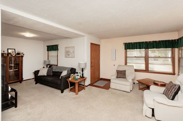 2901 E 38th Court, Des Moines, IA 50317