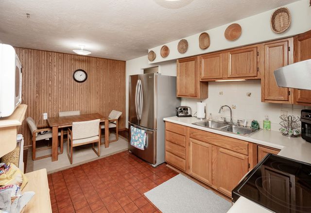 2901 E 38th Court, Des Moines, IA 50317