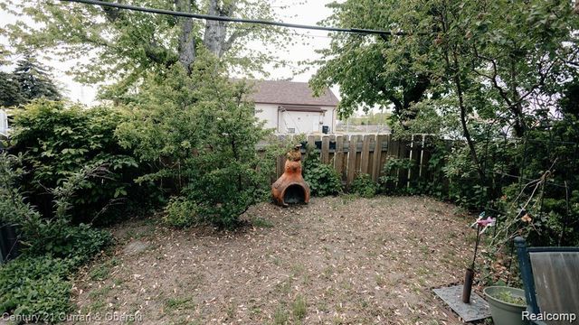 15261 Demean Avenue, Allen Park, MI 48101