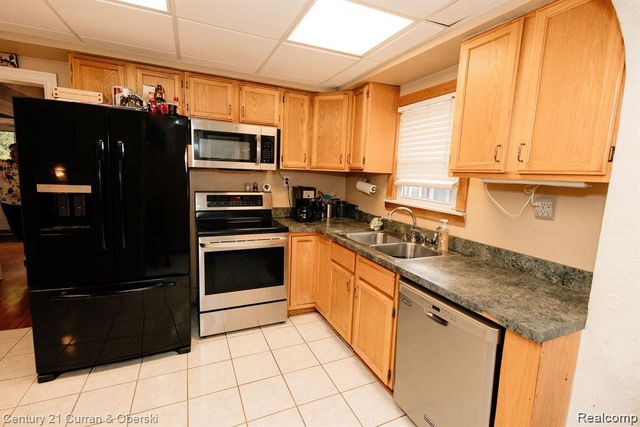 15261 Demean Avenue, Allen Park, MI 48101