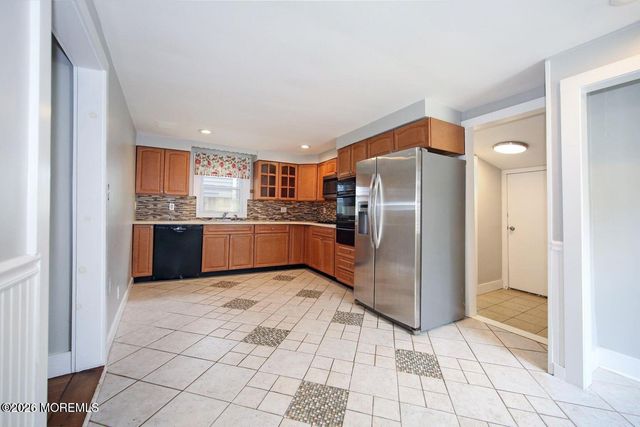 86 Seadrift Avenue, Highlands, NJ 07732