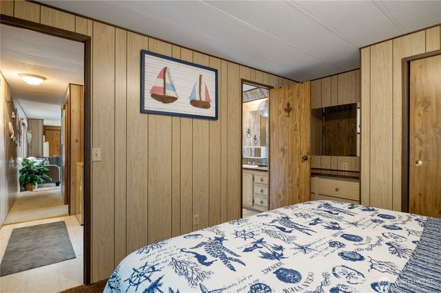 71 NE Bald Point Court, Tahuya, WA 98588