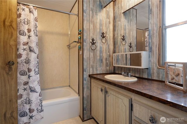 71 NE Bald Point Court, Tahuya, WA 98588