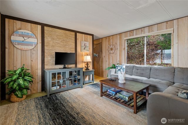 71 NE Bald Point Court, Tahuya, WA 98588