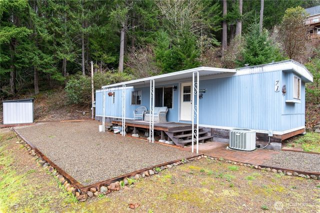 71 NE Bald Point Court, Tahuya, WA 98588