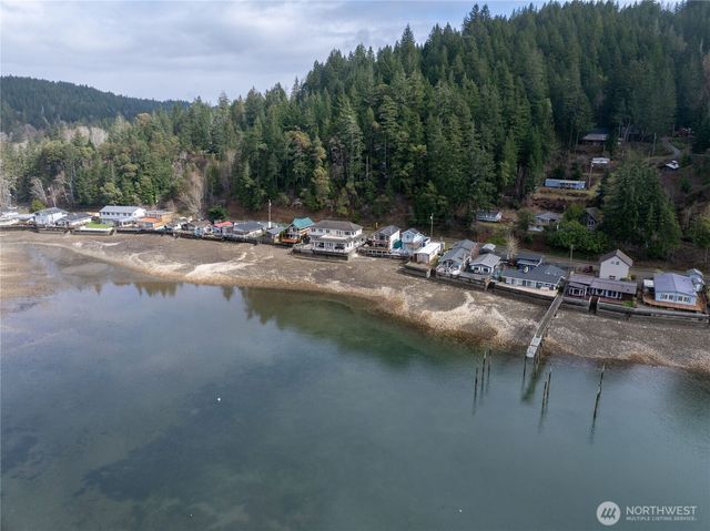 71 NE Bald Point Court, Tahuya, WA 98588