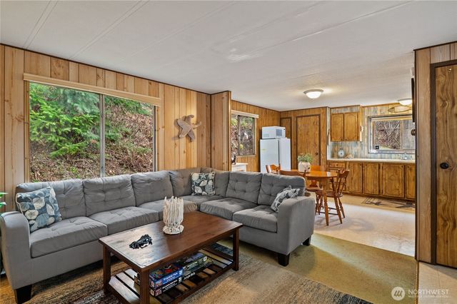 71 NE Bald Point Court, Tahuya, WA 98588